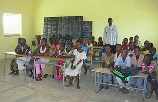fortier_voa_mauritania_refugee_education_480_nov2011