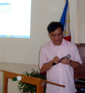 MCCID Training Director Jojo Esposa expounds on computer education for the deaf.