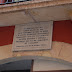 Detall de la placa de la casa Antoni Rovira i Virgili