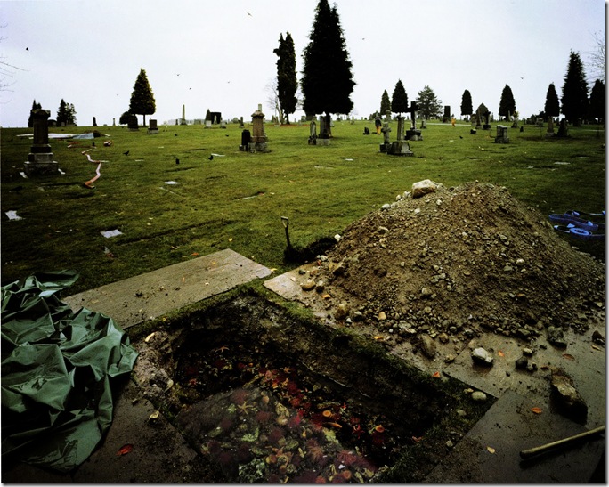 jeff wall_The Flooded Grave 1998–2000