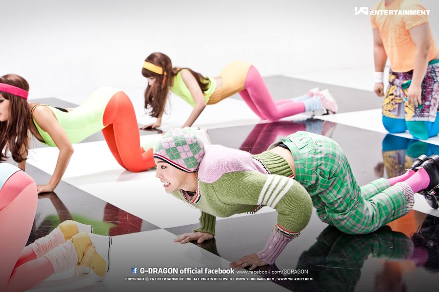 G-Dragon - Crayon - 2012 - 01.jpg