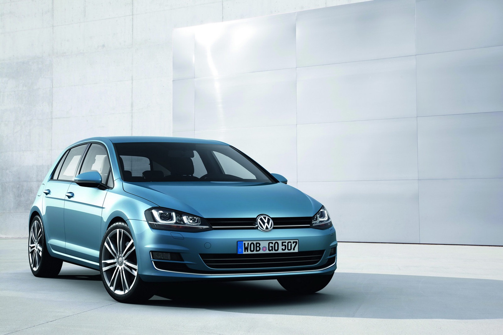 2013-VW-Golf-Seven-2%5B2%5D.jpg