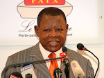 Lambert Mende, Ministre de l'Information, Communications et Médias lors d'une Conférence de Presse à Kinshasa, le 03/01/2012. Radio Okapi/Ph. Aimé-NZINGA