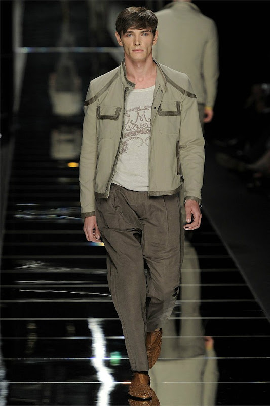 Milan Fashion Week Primavera 2012 - John Richmond (36)
