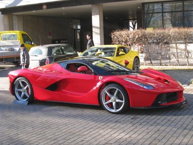 [Ferrari-LaFerrari-4%255B2%255D.jpg]