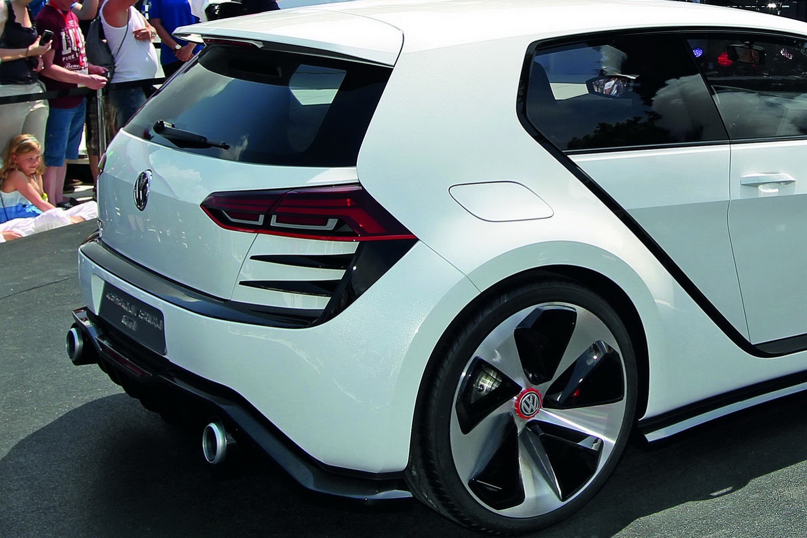 VW-Design-Vision-GTI-12%25255B2%25255D.jpg