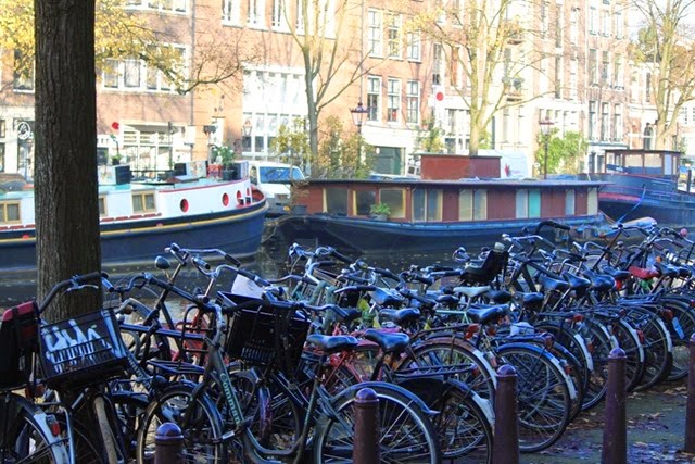 [bici-amsterdam2%255B3%255D.jpg]