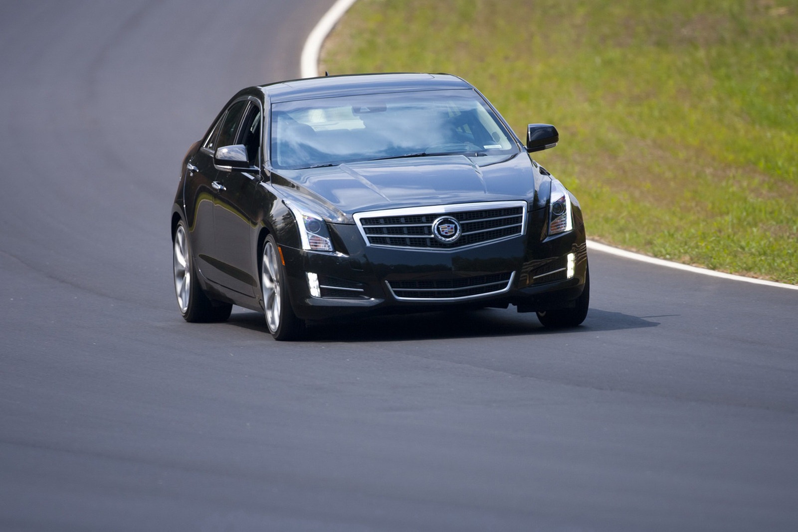 [2013-Cadillac-ATS-95%255B2%255D.jpg]