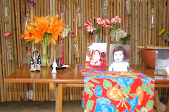 Fotos do evento Casamento Mauricio e Tatiana. Foto numero 0045. Fotografia (fotografias) da Pousada Pe na Areia (tambem conhecida como Esquina da Mentira), que fica em Boicucanga, próximo a Maresias, Litoral Norte de Sao Paulo (SP). A Pousada Pe na Areia e um dos melhores lugares para se ficar hospedado em uma praia. E uma otima hospedagem no litoral norte para quem quer curtir Maresias ou Camburi. Por ser uma das únicas pousadas pe na areia de Sao Sebastiao, e a acomodacao na praia ideal para os que procuram uma hospedagem tranquila e de frente para o mar. A Pousada Pe na Areia conta com outras praias proximas, como a praia de Juquey ou Juquei, Barra do Una, Barra do Sahy ou Sahi, praia da Baleia com a Ilha dos gatos em frente, praia de Cambury ou Camburi, praia de Maresias, praia da Pauba, praia de Toque-toque Grande, praia de Toque-toque Pequeno, Praia de Santiago, Praia Brava entre outras praias do litoral de Sao Sebastiao, tambem conhecido litoral norte de Sao Paulo. Ideal para quem gosta de estar em contato com a natureza, em plena Mata Atlantica.  pousada maresias pousadas estaçao ecologica jureia tarifas recanto praia siribai pé na humaita bertioga casas alugar