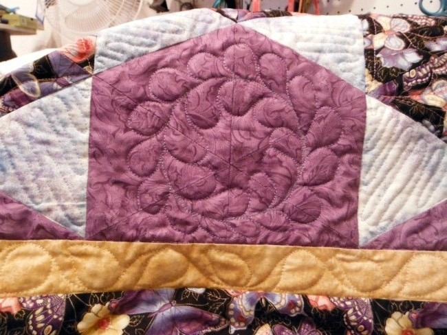[Feather%2520quilting%2520in%2520the%2520round%255B13%255D.jpg]