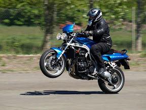 Mike pulling great wheelies on his own after training....22/ 5/10