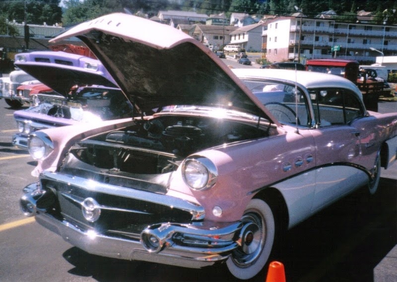 [38-1956-Buick-Hardtop-Coupe-in-the-R%255B2%255D.jpg]