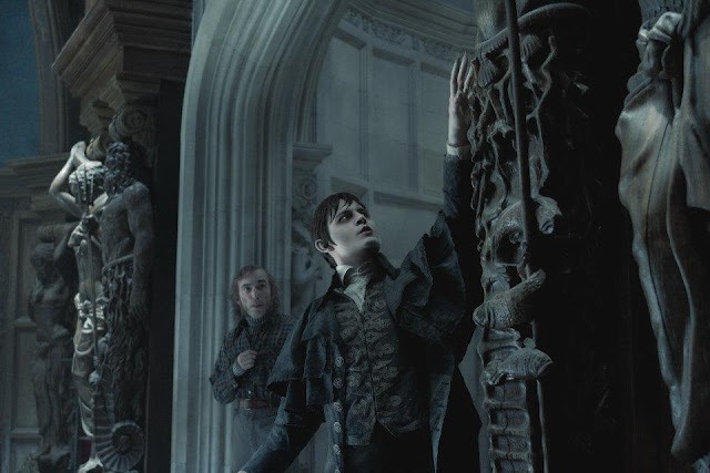 Dark Shadows new still 01