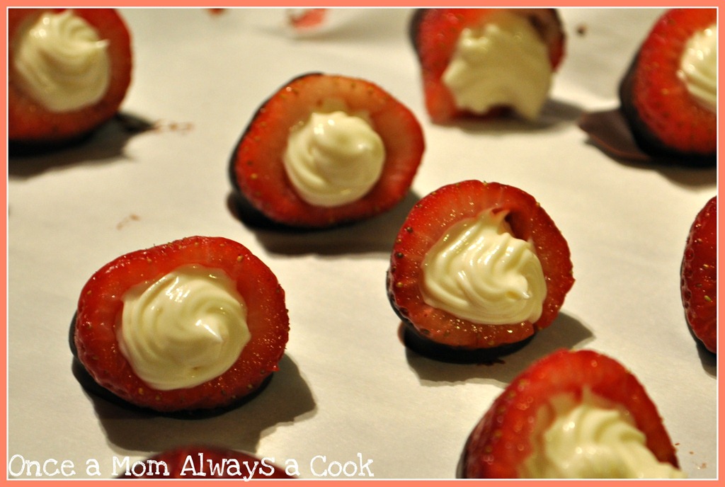 [cream-chesse-stuffed-strawberries11.jpg]