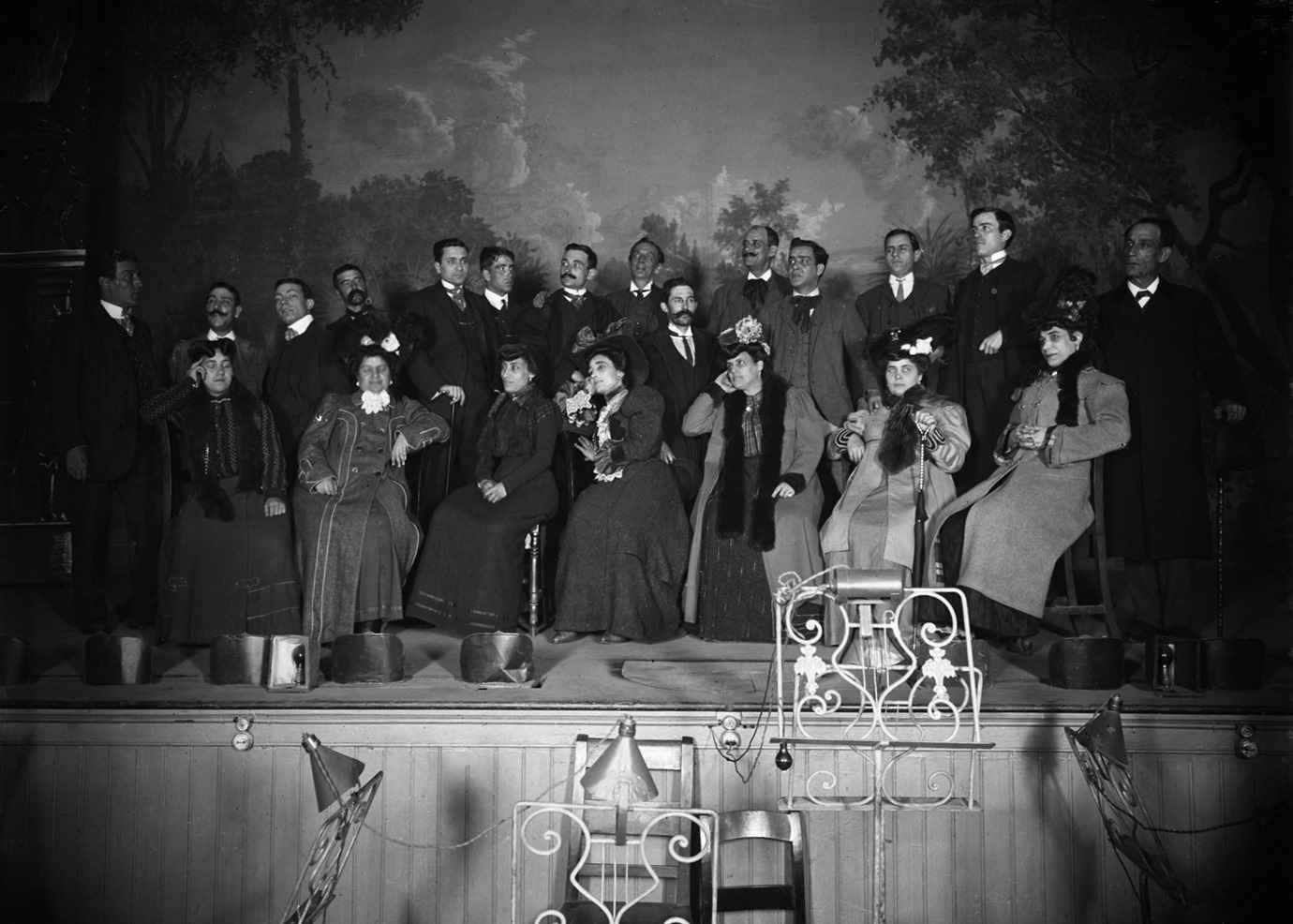 [1907-Actores-da-companhia-do-Condes2.jpg]