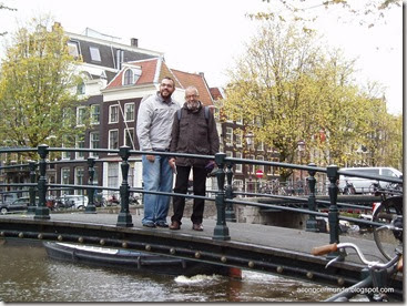 Amsterdam. Puentes. Carlos y Carmelo - PB090638