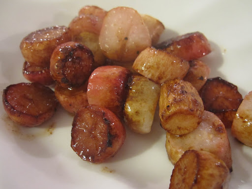 Glazed radishes