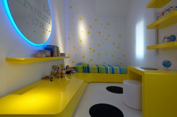 yellow-blue-white-bedroom