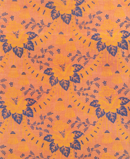 An interesting choice of color on this lining of a silk brocade munisak.