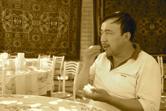 Turfan - Putaogou mon chauffeur mange son raisin