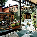 Les Menus-Plaisirs, Restaurant-Auberge
