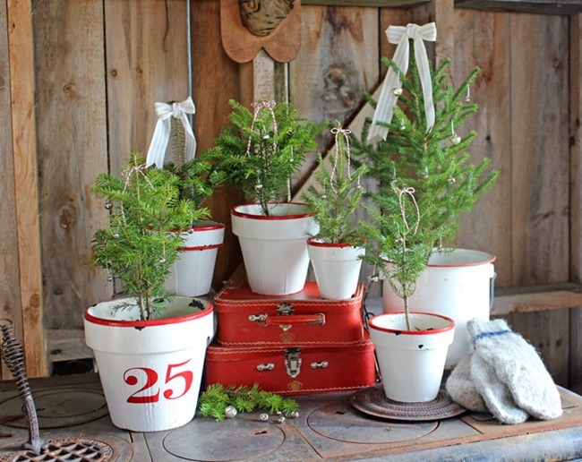 Vintage-Christmas-tree-pots