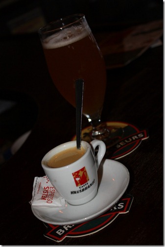 Real beer and an espresso at Les Trois Brasseurs