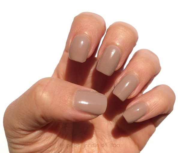 03-mua-cosmetics-nail-polish-shade-19-review-swatch-nude