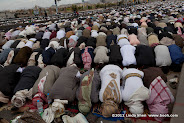 Friday prayer on 60 Meter Rd, Sana'a, Yemen جمعة الوفاء لأبين  في شارع الستين بصنعاء