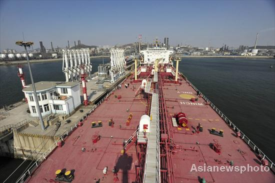 The oil tanker 'Shengchi', loaded with 10,000 tons of gasoline and 10,000 tons of diesel to help earthquake relief in Japan, is ready to leave a deepwater port in China's northeastern city of Dalian for Japan on 29 March 2011. China has offered Japan 20,000 tons of fuel for free as part of its response to the quake that hit the country on March 11. The tanker is expected to arrive in Japan early next month. Asianewsphoto