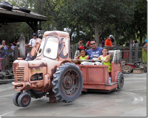 [9.11.12-maters-tractorsdad-ella-elex%255B1%255D.jpg]