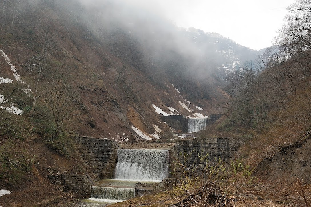 不動滝の上流 niigata03_a_8.jpg