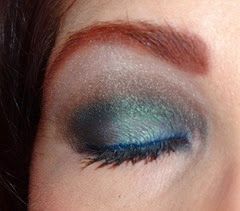 wearing essence metal glam eye shadow in jewel up the ocean