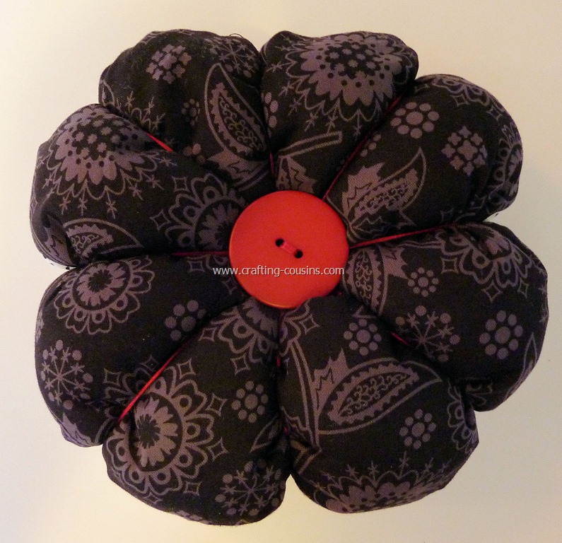 [Sew%2520your%2520own%2520flower%2520pincushion%2520tutorial%2520from%2520the%2520Crafty%2520Cousins%2520%252838%2529%255B3%255D.jpg]