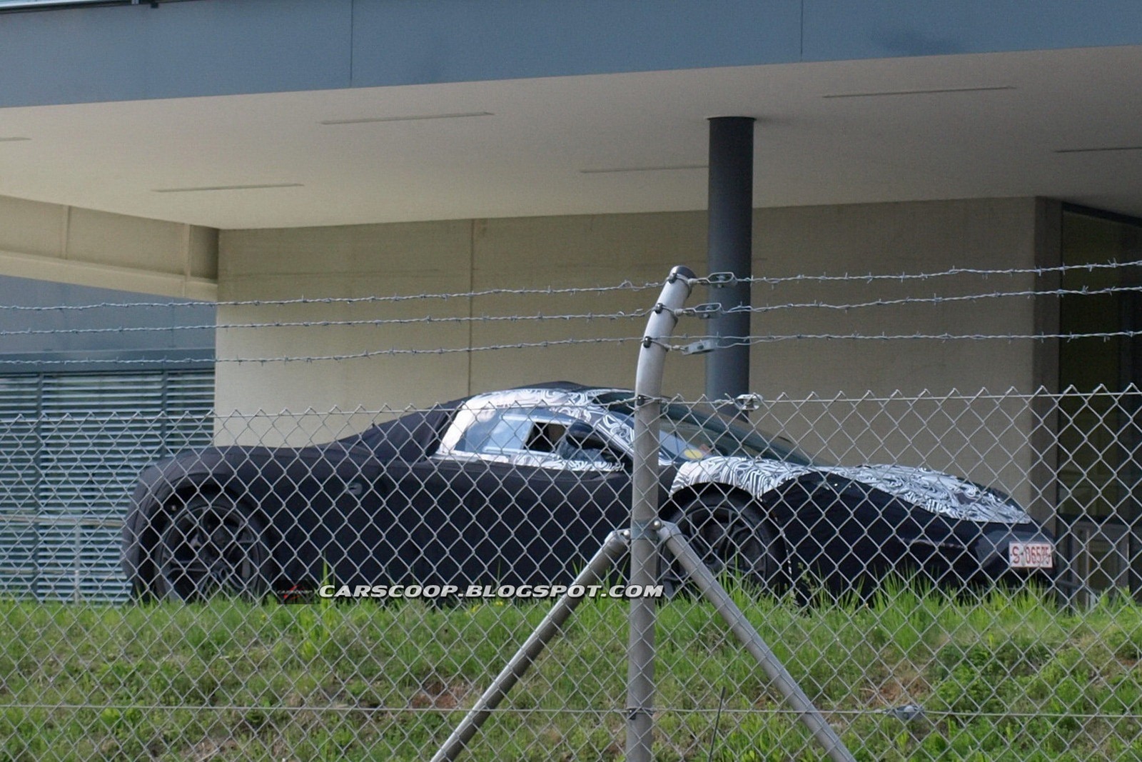 [New-McLaren-F1-3%255B3%255D%255B2%255D.jpg]