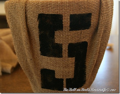 porch and burlap pots 026