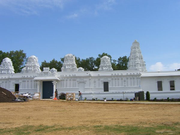 Wonderful Hindu Temples abroad: Lord Venkateshwara Temple(Birmingham United Kingdom), Malibu Hindu Temple(Malibu California US), Shiva-Vishnu Temple(Livermore California US) and many more