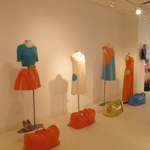 The shape of the dresses is very retro, but I think the colors look so fresh.