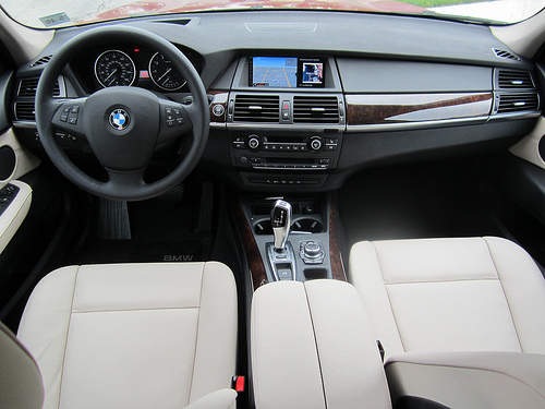 [2012-BMW-X5-Interior%255B2%255D.jpg]