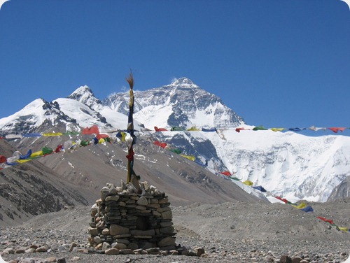 Everest w prayer flags