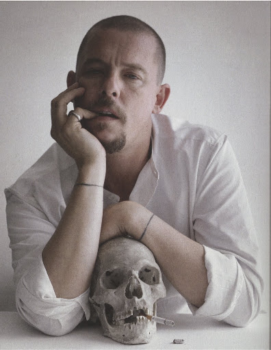 A final shot of the artist himself. 