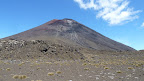 Abstieg vom Mt. Ngauruhoe (2287 m); Tongariro Northern Circuit, Tag 1.