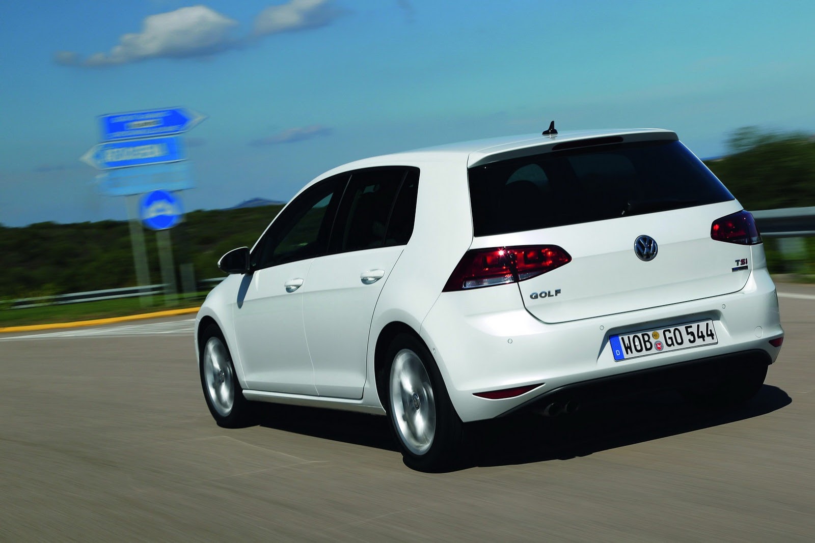 [2013-Volkswagen-Golf-7-28%255B2%255D.jpg]