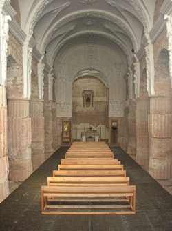 Columnas romanas en la iglesia de Santa María, en Tricio.