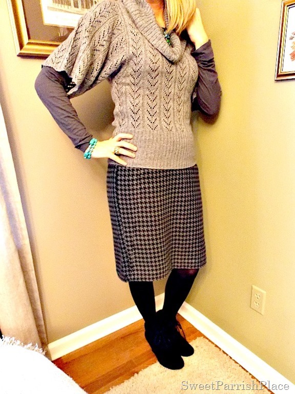 I share take pictures of my daily outfits every Wednesday and share them on my blog. I am a mother and I work in a school, so my outfits are great inspiration for teachers, moms, and other casual business professionals.