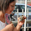 Shanghai - Marché poisson - Femme au crabe