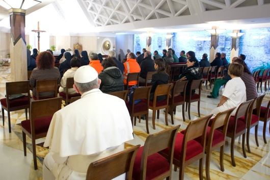 pope_francis_at_back.jpg Pope francis at back