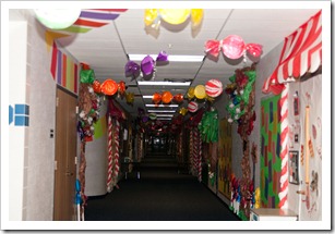 The First Grade Parade: Back to School Hallways/Bulletin Boards