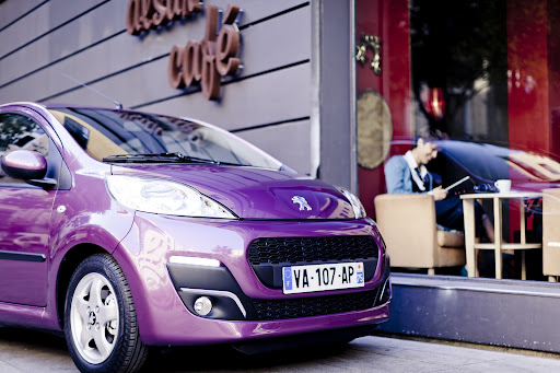 2012-Peugeot-107-06.jpg