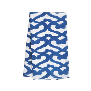 Crisp, graphic napkins upgrade the usual paper fare at a summer cottage. (robertarollerrabbit.com) Crisp, graphic napkins upgrade the usual paper fare at a summer cottage. (robertarollerrabbit.com)